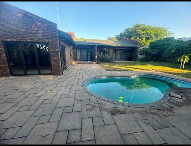 4 BEDROOM HOUSE FOR SALE IN AERORAND